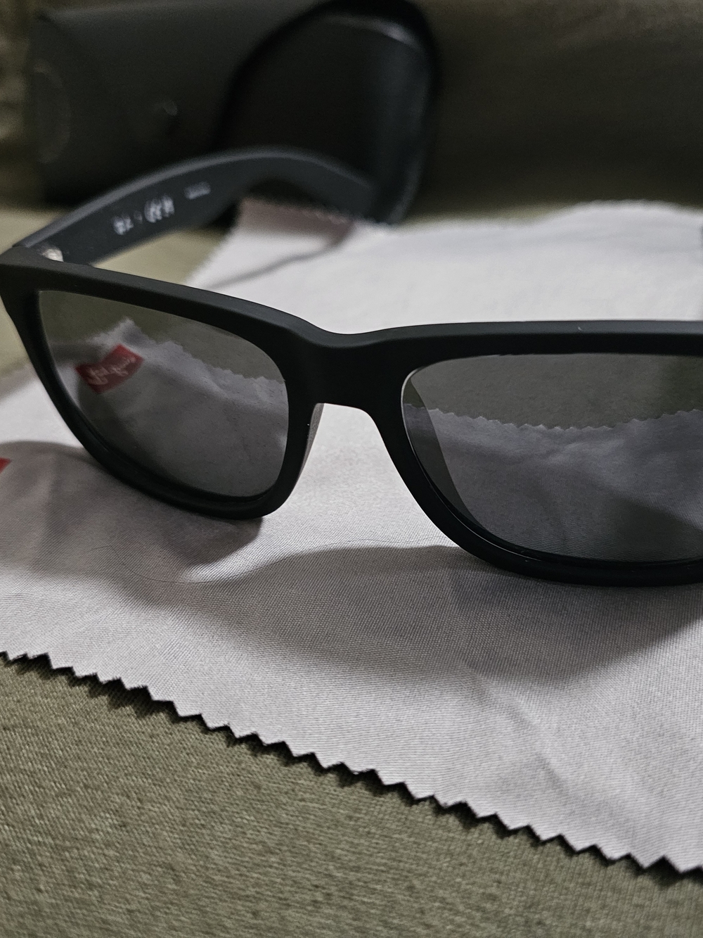 Ray-Ban Matte Black Sunglasses with Dark Lenses - Picture 4 of 5